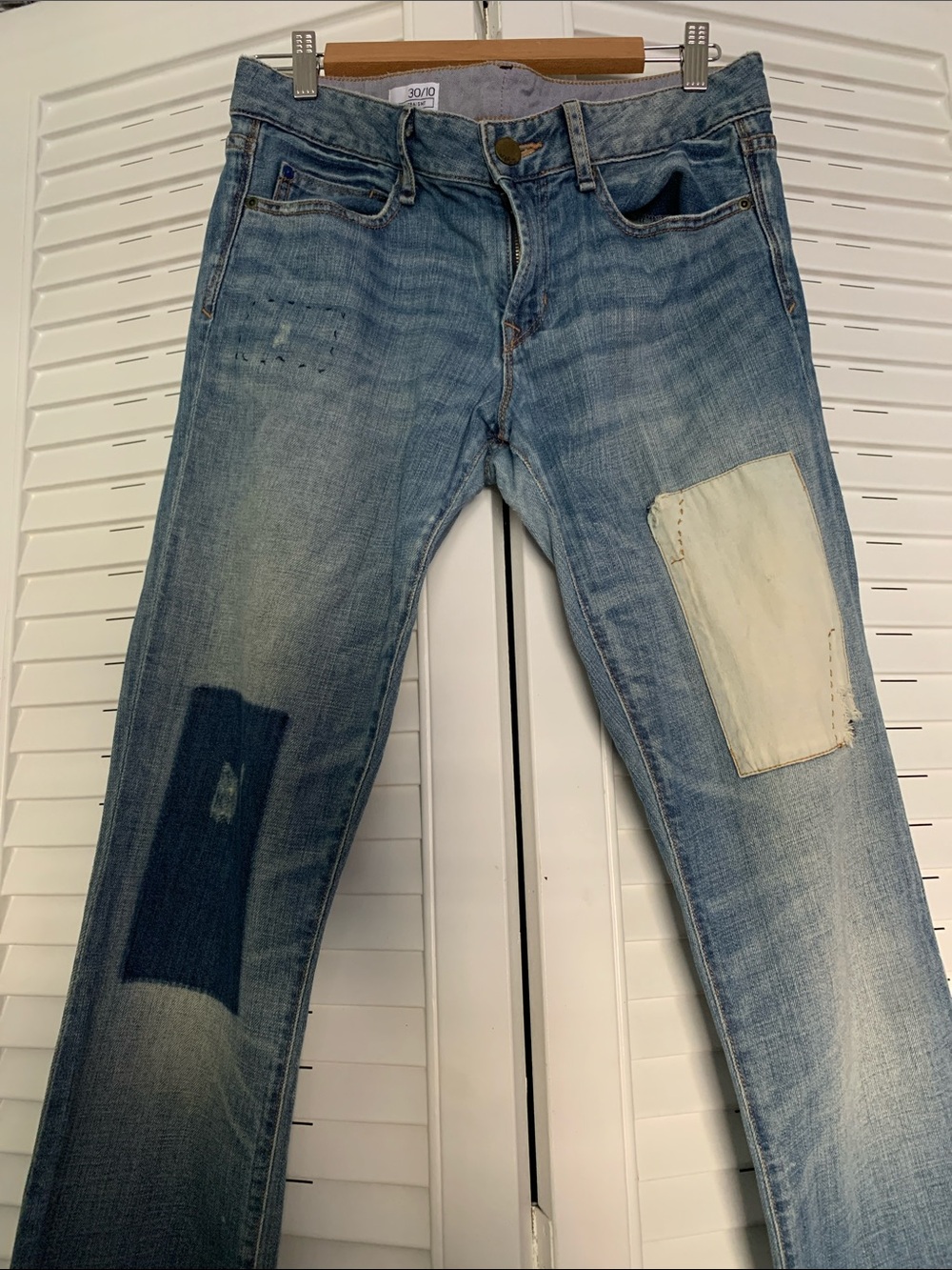 GAP Light Blue Straight Jeans with Patch Details - Picture 2 of 9
